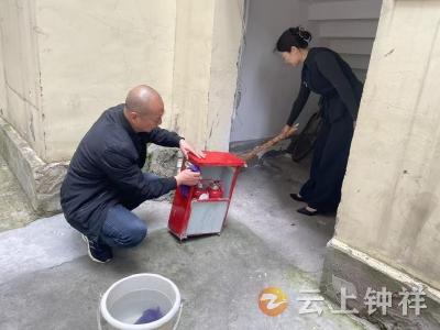 钟祥市自然资源和规划局联合码头街社区开展环境整治行动