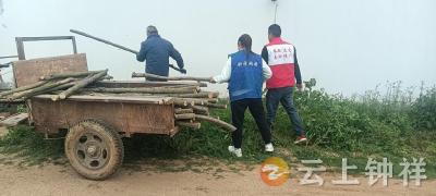 冷水镇付泉村：备足防汛物资 筑牢安全防线
