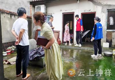 闻“汛”而动 快速处置——磷矿镇扎实开展防汛排涝避险工作