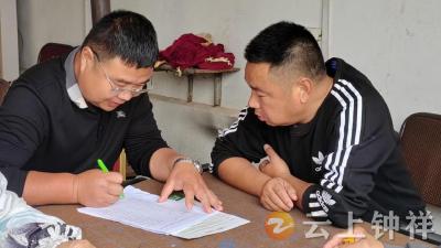 石牌镇关庙村：送苗到田间 服务保丰收