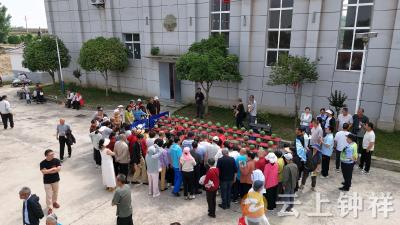 钟祥市30余名青年人才共赴西瓜之约