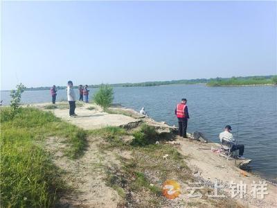 柴湖镇：双轮驱动护渔业 巡河保洁守生态