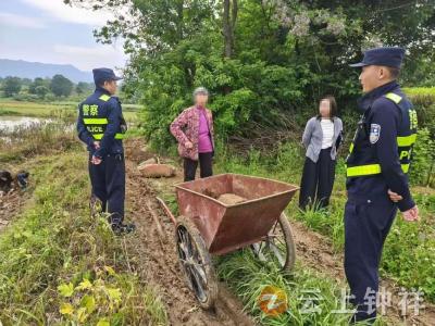 东桥镇：田间地头“微调解” 多方联动化纠纷