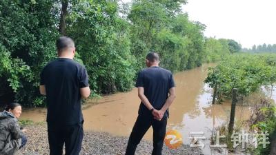 郢中街道高庙社区：暴雨中的“网格蓝” 风雨逆行守平安