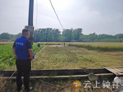 文集镇群喜村开展秸秆禁烧宣传 筑牢禁烧“防火墙”