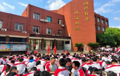 钟祥市防溺水知识宣传进校园