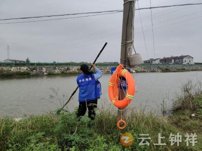 冷水镇鲍岗村多措并举织密汛期防溺水安全网