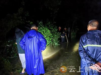 文集镇：闻“汛”而动 全力排涝保平安