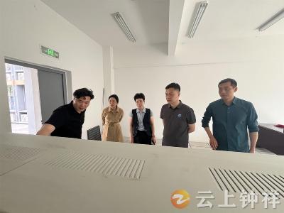 高刃调研钟祥市第二中学校园安全安防设施建设工作