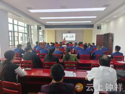 红蓝携手练硬功 应急救护护平安