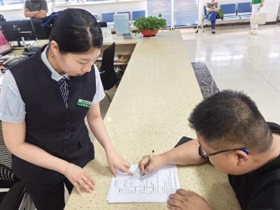容缺赋能 免证提速——钟祥市政务服务擦亮便民利企暖心底色 