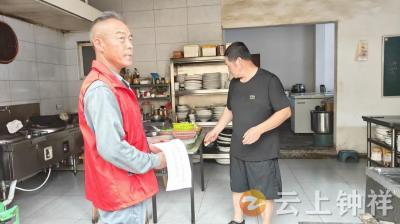 九里回族乡王岭村开展“九小场所”安全排查 筑牢乡村安全防线