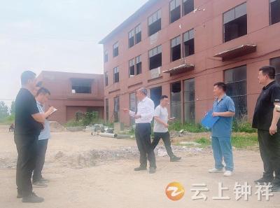 查工地、清楼道、验器材！钟瑞祥产投集团拧紧端午