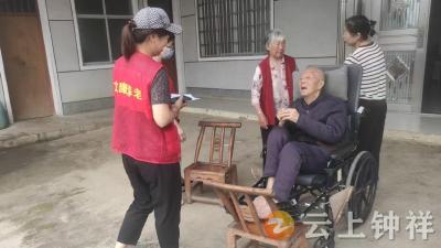 石牌镇杨祠村：网格代办暖民心 惠民服务零距离