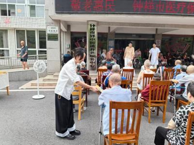 情暖端午 敬老惠民——钟祥市医保局开展走访慰问暖心活动
