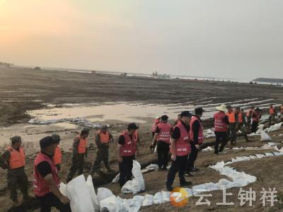 钟祥市防汛抗旱应急抢险队圆满完成全省特大洪水防汛抗洪演练任务