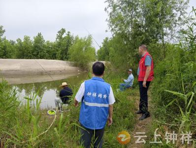 郢中街道连家沟社区：筑牢江边安全防线 织密夏季防溺水防护网