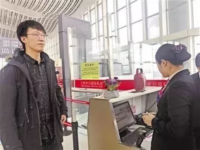 担心车站排队、路上无聊？高科技化解你的“春运焦虑”