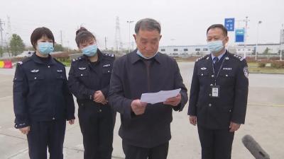 “放管服”改革让79岁老人圆了驾车梦