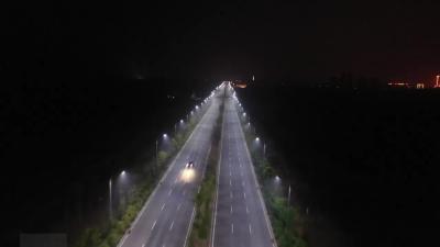 沪蓉大道西段亮灯啦！