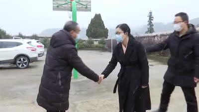 张星看望慰问优秀教师代表和市人民医院在岗职工