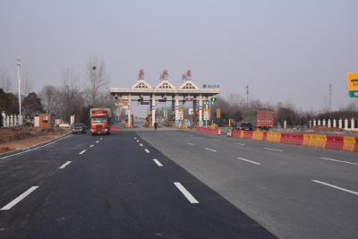 麻武高速麻城东收费站改扩建工程主车道通车