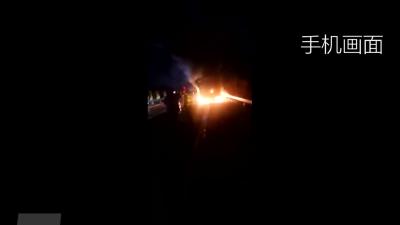 河南司机货车失火 麻城人民倾力救助暖人心