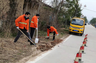 农路建养工作忙 不负春日好时光