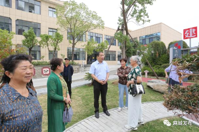 市公共检验检测中心开展重阳节慰问退休职工活动