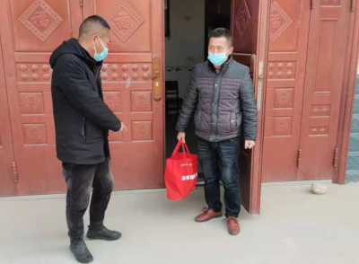 歧亭镇组建暖心服务队开展“敲门行动”关爱服务活动