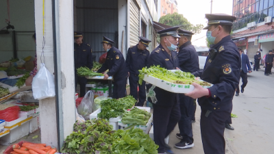 多部门联动 规范出店经营和占道经营