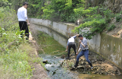 大旗山水库：清理渠道 打造防汛“安全通道”