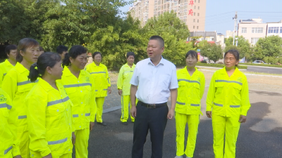 汪国兵看望慰问奋战在高温一线的职工