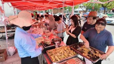 【民生大视野】麻城酒店街头“摆摊”：放下架子 更有面子