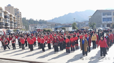 张家畈镇广场舞大赛舞出文明新风尚