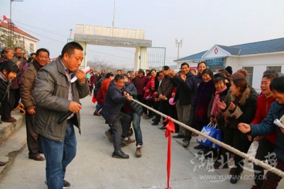 旧县镇：农民趣味运动会助力精准扶贫