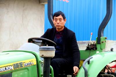 【中国梦·劳动美】致富路上的新农民 ——付万红与他的家庭农场