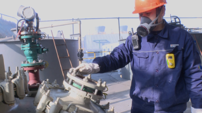 【中国梦·劳动美】这家企业有个“明星班”——记吉星化工次磷酸钠车间阻燃剂三班