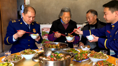 【新春走基层】这顿特殊的团圆饭，让人泪目！