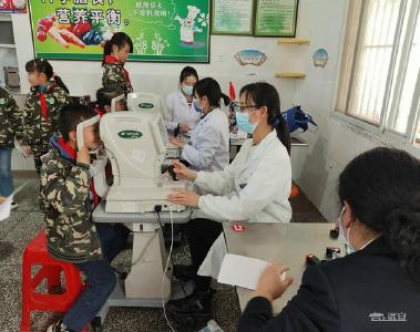 近视防控 从小做起——宜昌爱尔眼科医院为花林寺小学师生举行视力普查暨护眼知识讲座