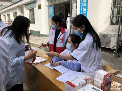 花林寺镇：送医下乡护健康  真情服务暖人心