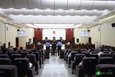 【培育和践行社会主义核心价值观】人大代表进法庭  “零距离”监督司法公正  