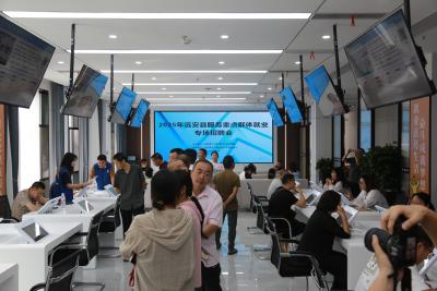 县人社局：数智赋能家门口就业新生态