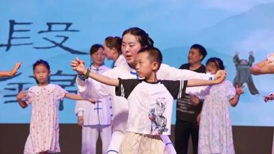 “烟火气”&“草本香”！中医养生潮玩出圈~