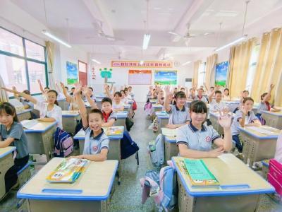 远安开学第一天！“神兽”归笼，现场直击→