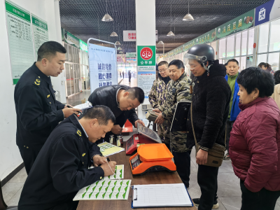 【诚信文化建设】县市场监管局开展“计量检定进社区” 活动