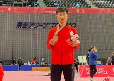 远安籍运动员宋绍阳勇夺听障奥运会羽毛球混团银牌