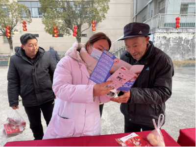 【我们的节日·春节】逛年货节 享健康礼——河口卫生院温情守护暖新春