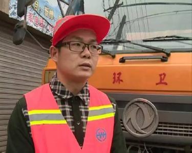 凌晨四点，记者在武穴街头看到……