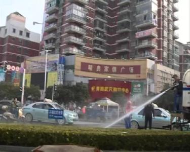 武穴市城乡环卫局：开展“洁城”行动 提升城区环境